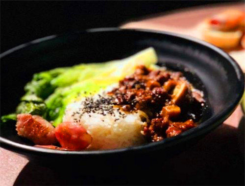 士林公子卤肉饭 士林公子卤肉饭