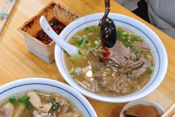 卫大嘴现熬牛肉汤 卫大嘴现熬牛肉汤